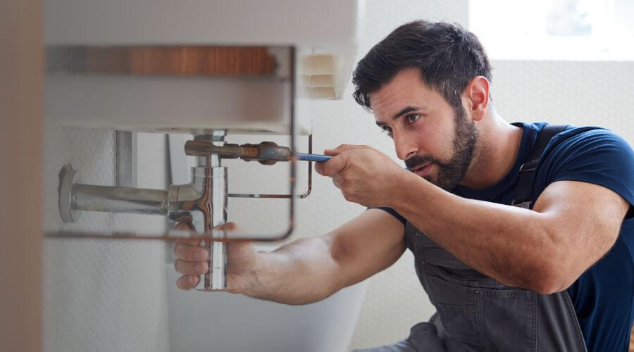 Sink pipe leak repair in Avawam, KY